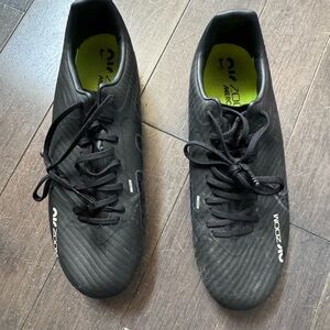 Nike Zoom Men's Black Athletic Shoes